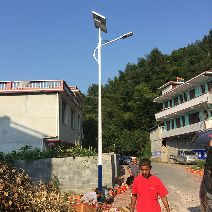 太陽能路燈 太陽能路燈廠家 南德太陽能