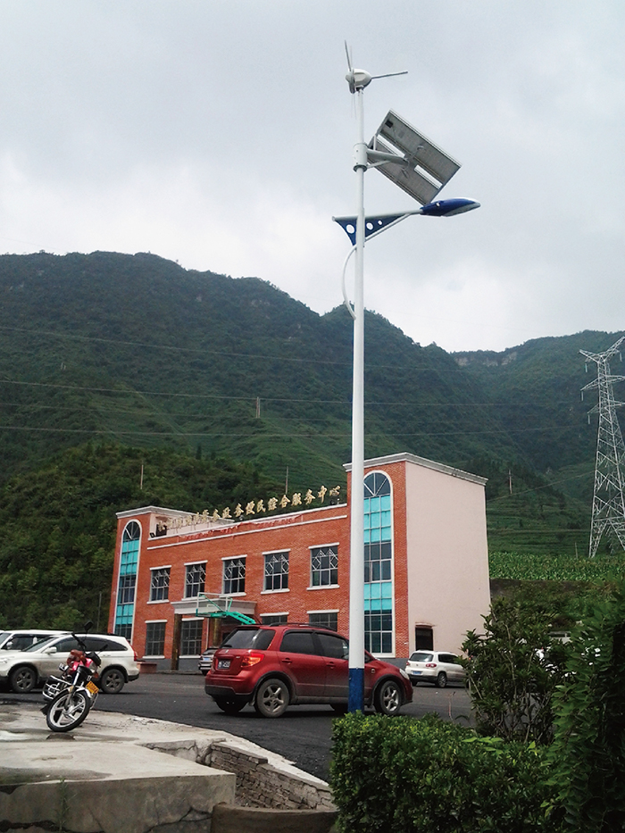太陽(yáng)能LED路燈_農(nóng)村太陽(yáng)能路燈_太陽(yáng)能路燈一般多少錢