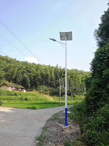 照亮了，廣西全州縣才灣鎮(zhèn)南德太陽能路燈
